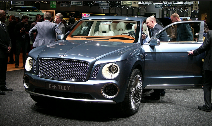 Bentley SUV