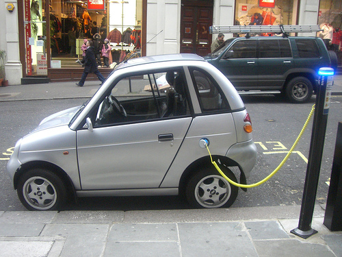 hybrids vs. electric cars